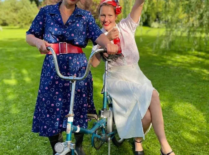 Retrovisiit Leili * Palade